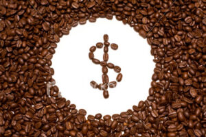 Het geld dat met koffie verdient wordt | Zwartekoffie.nl